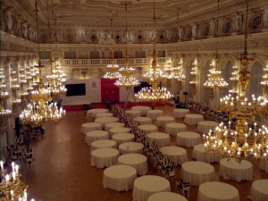 Konference CIF Pražský hrad 2014 - Španělský sál - Žehlení ubrusů